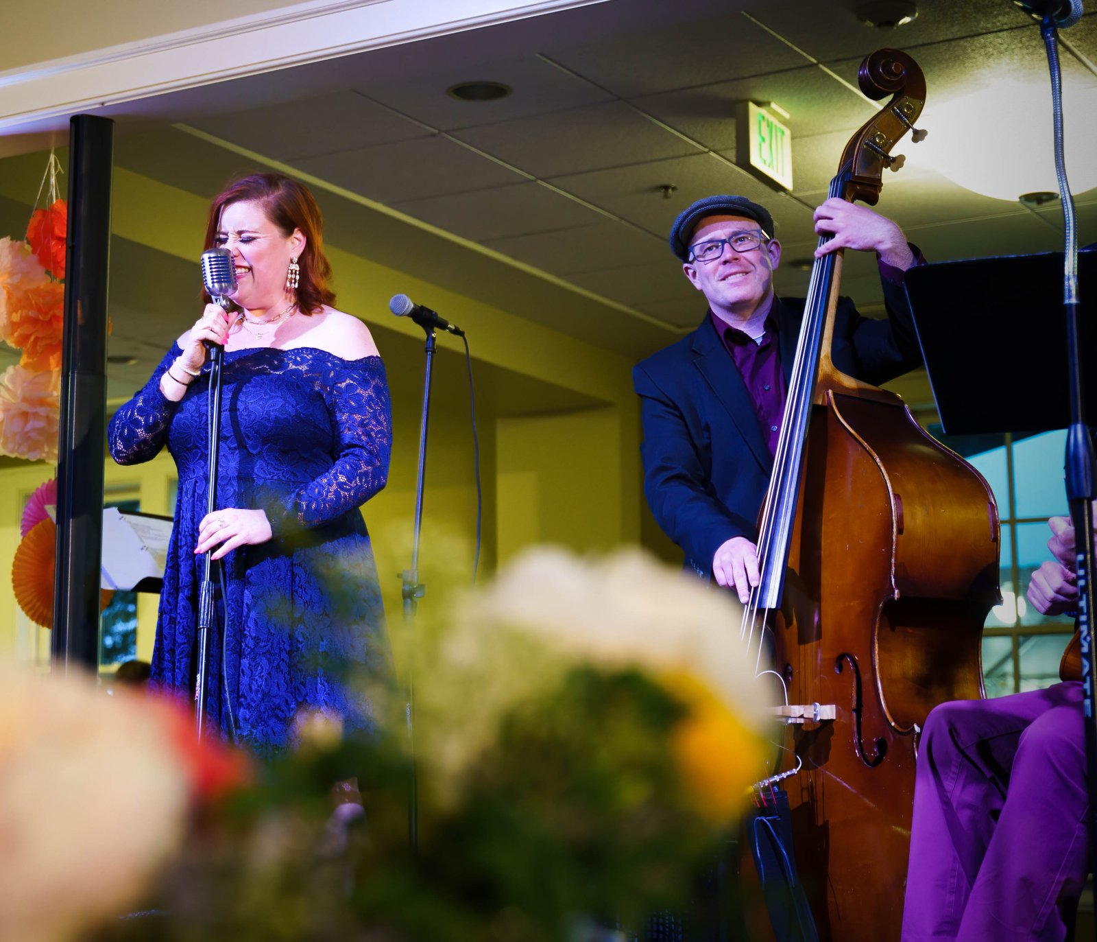 Courtney Freed performing