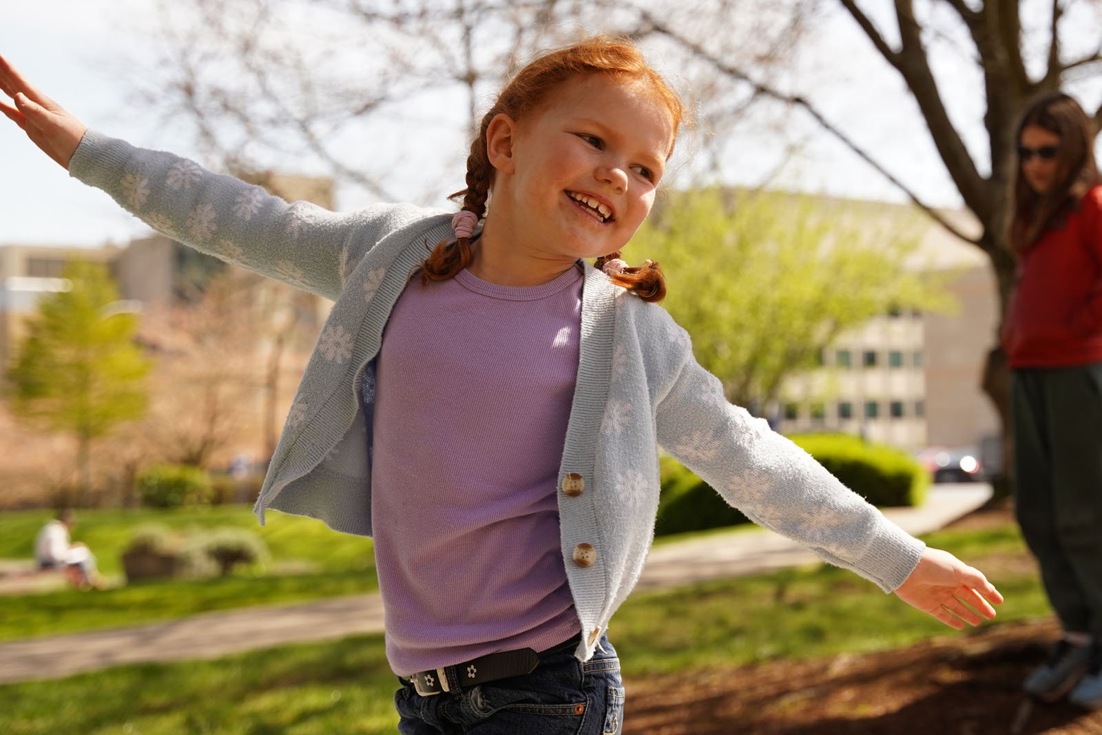 Days Off at OHSU Grades K-5 Girl outside during a Grades K-5 Days Off at OHSU